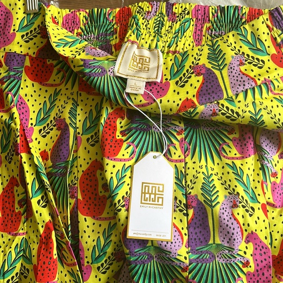 Emily McCarthy Party Shorts in Peekaboo pattern - Picture 6 of 9